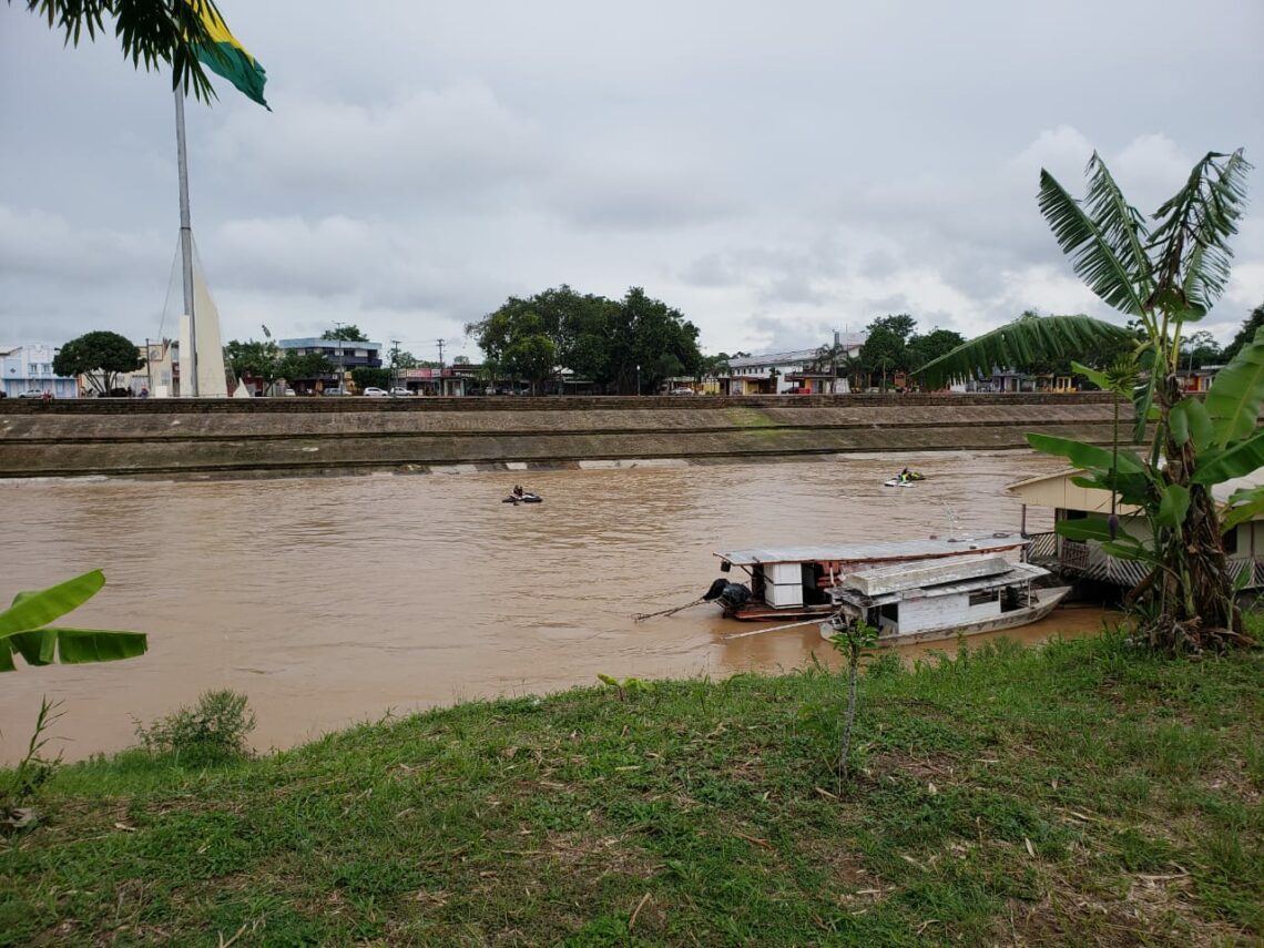 Nível Do Rio Acre Em Rio Branco Sobe Mais De 2 Metros Em 24 E Preocupa Autoridades Folha Do Acre 