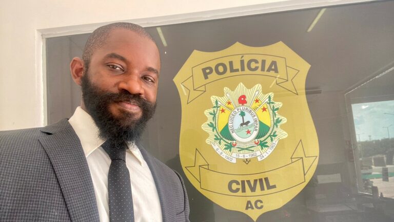 Idoso é preso por racismo após não aceitar ser atendido por delegado negro no Acre