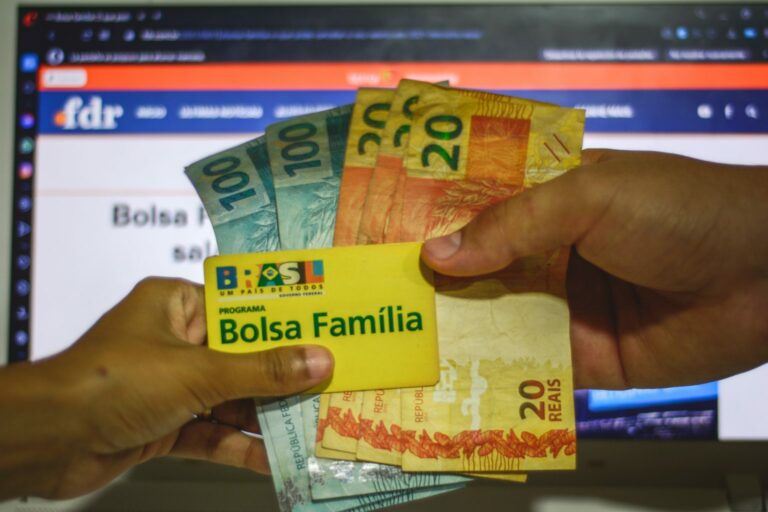 Auxílio Brasil acabou e Bolsa Família será depositado apenas para esse grupo de pessoas
