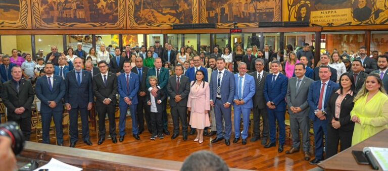 Aleac empossa os 24 novos deputados estaduais do Acre