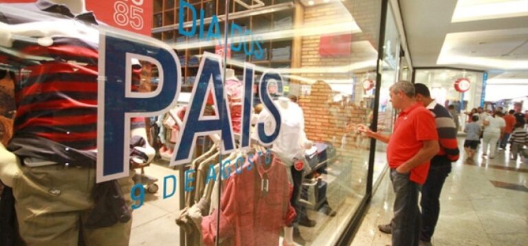 Cerca de 60% dos consumidores pretendem presentear no próximo Dia dos Pais, diz pesquisa