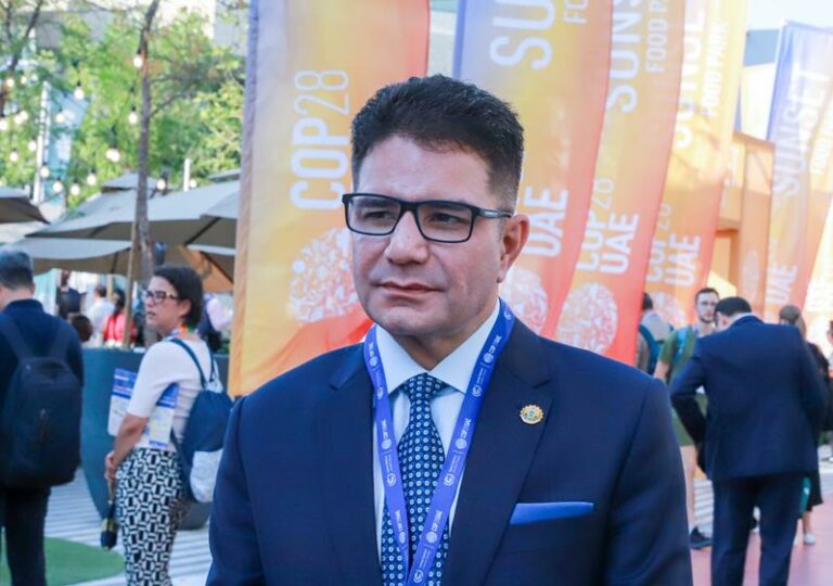 Gladson lidera comitiva para COP 29 no Azerbaijão, com foco em financiamento climático