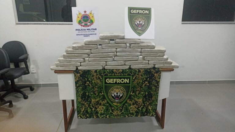 PM e Gefron prendem em flagrante mulher que levava mais de 28 quilos de drogas em ônibus
