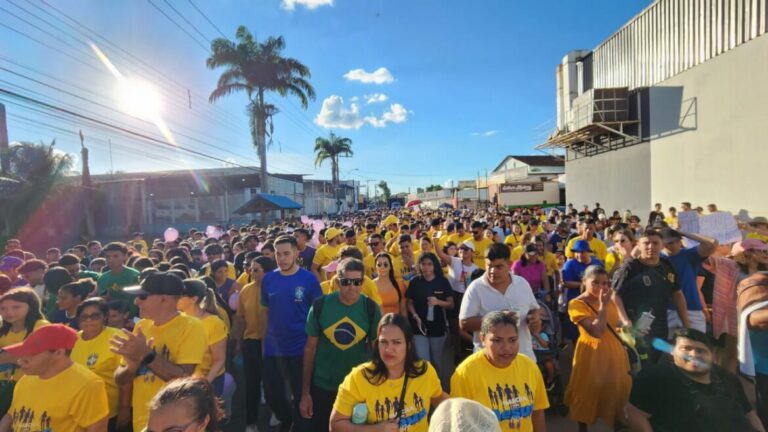 Marcha para Jesus reúne centenas de fiéis nas ruas de Rio Branco