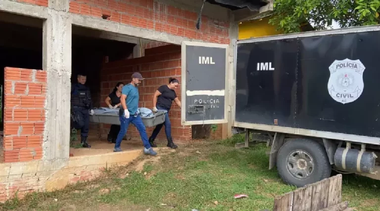 Corpo de homem é encontrado sem roupas em construção em Rodrigues Alves