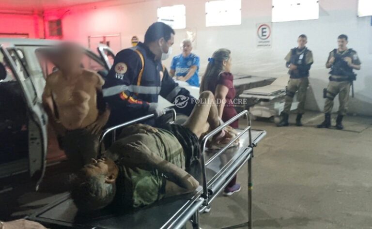 Idoso de 61 anos fica ferido após pular de barranco para escapar de boi
