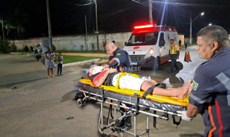 Motociclista fica ferido após colidir contra carro que fez conversão proibida