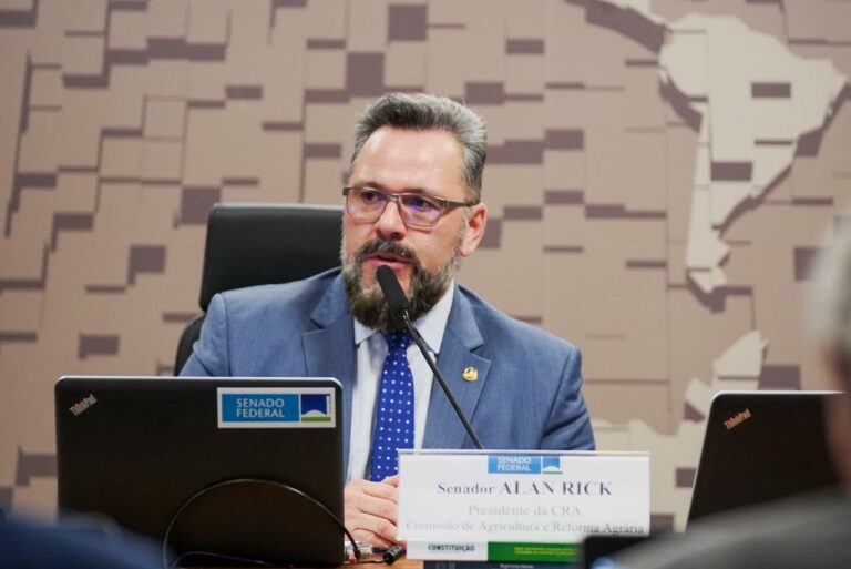 Para ajudar acreanos e gaúchos, Alan Rick pede aprovação de seu PL criando auxílio em caso de desastre natural