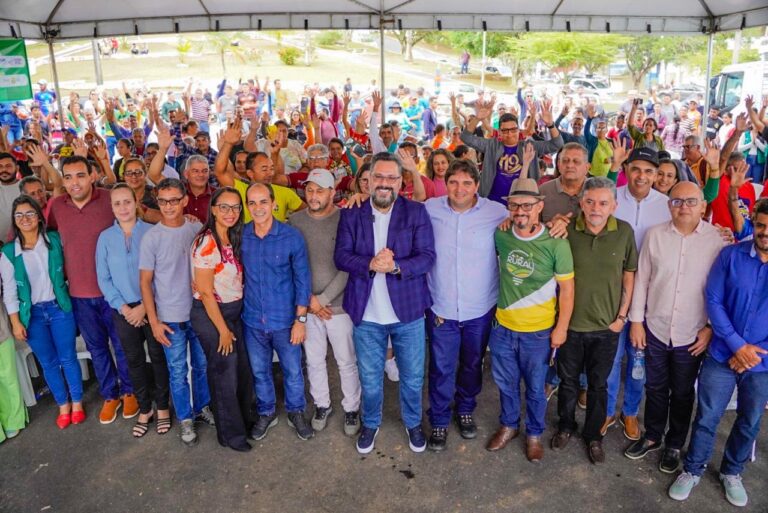 Alan Rick e prefeito Zequinha entregam R$ 1 milhão em veículos e equipamentos para beneficiar agricultores e catadores de recicláveis