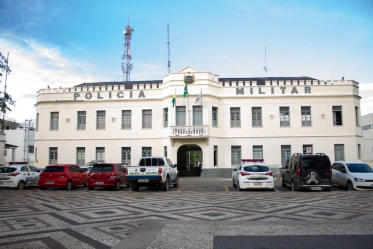 Subtenente da PM processa soldado que se recusou a lavar louça no quartel
