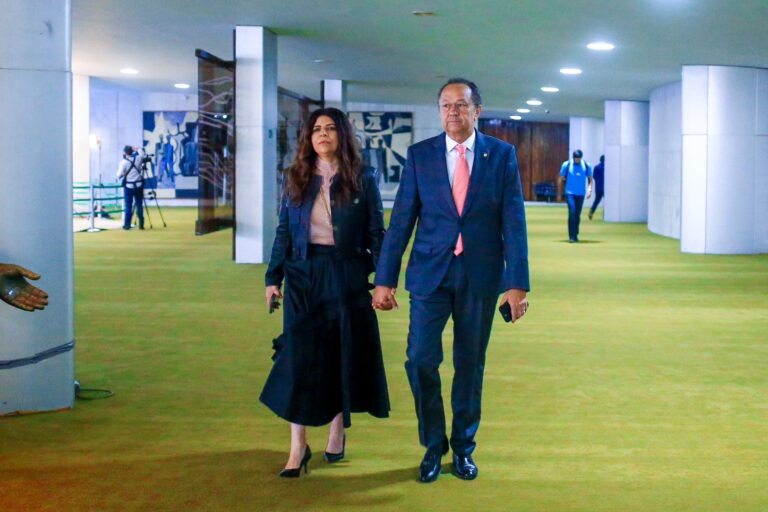 Com experiência de 7 mandatos na Câmara, esposo de Antônia Lúcia assume pela 4ª vez a liderança da Frente Parlamentar Evangélica