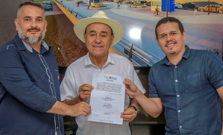 Bocalom assina ordem de serviço para construção da Praça do Mercado Elias Mansour