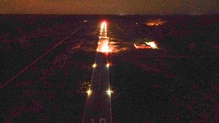 Voos noturnos voltam em Manoel Urbano após instalação de novo sistema de iluminação