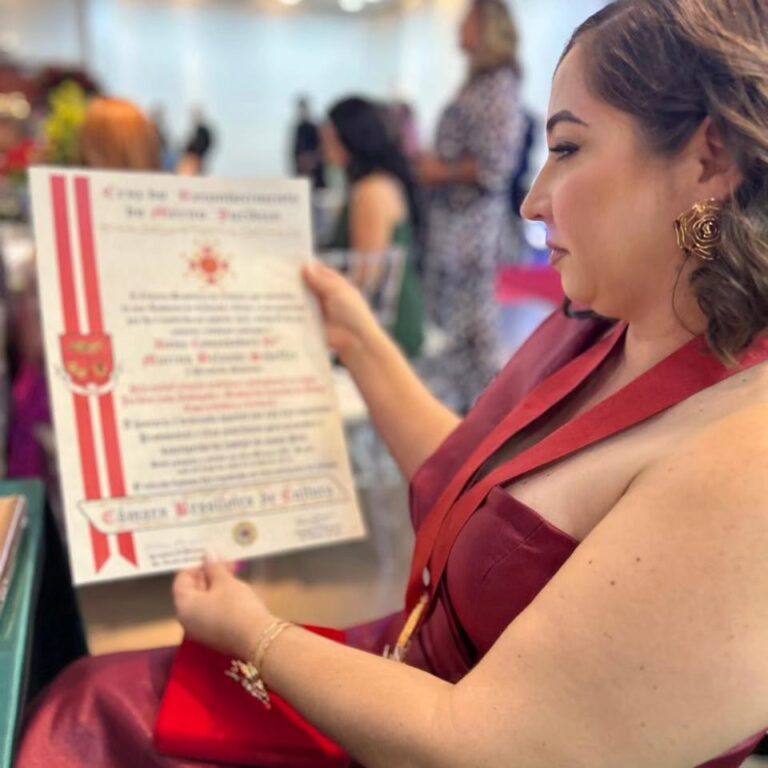 Advogada Marina Belandi recebe Cruz do Mérito Jurídico no evento Ícones da Amazônia
