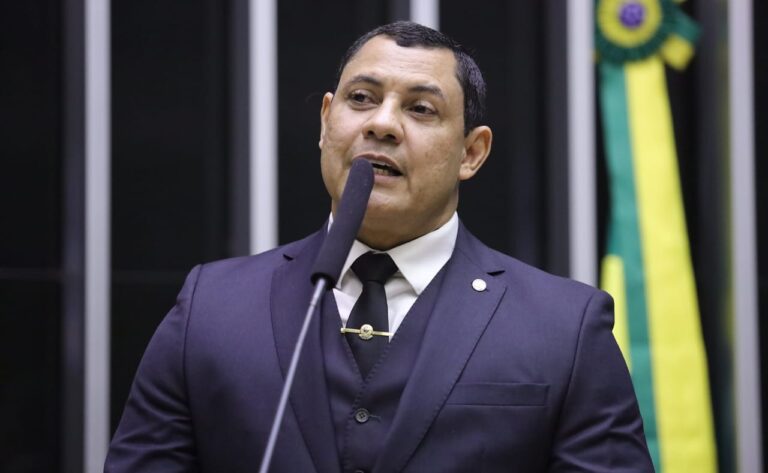 Coronel Ulysses classifica de ‘tragédia’ a atuação do governo Lula em relação às queimadas no Brasil