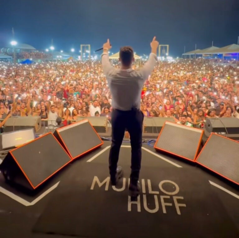 Murilo Huff encanta o público na Expoacre Juruá 2024 e celebra sucesso nas paradas musicais