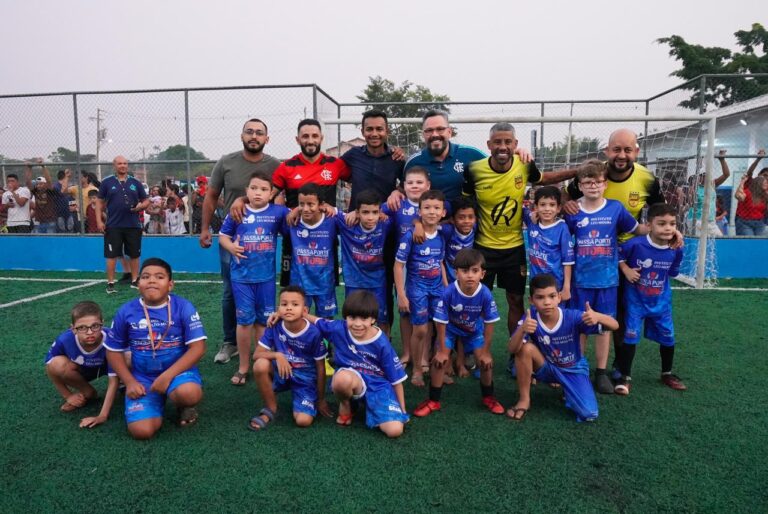 Com jogo festivo, senador Alan Rick e Léo Moura inauguram escolinha de futebol em Senador Guiomard