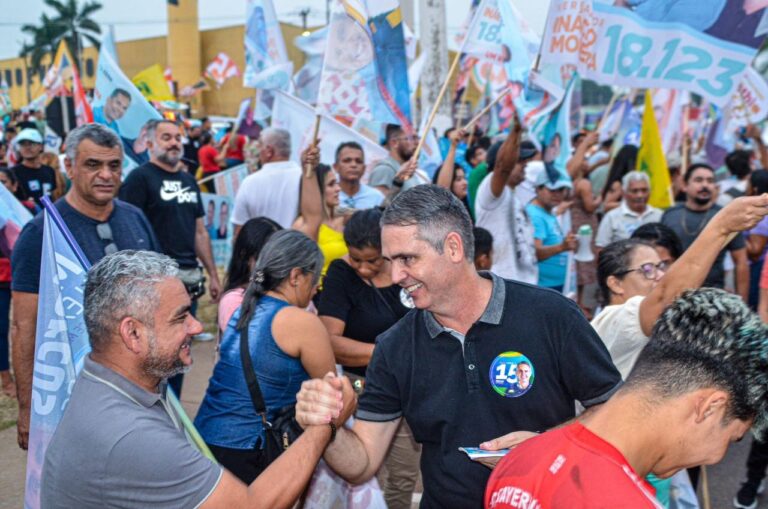 Militância do 15 lota entrada do Calafate em apoio a Marcus Alexandre prefeito
