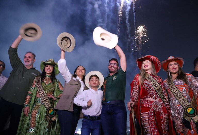 Mais de 10 mil pessoas participaram da abertura do rodeio na Expoacre, diz governo