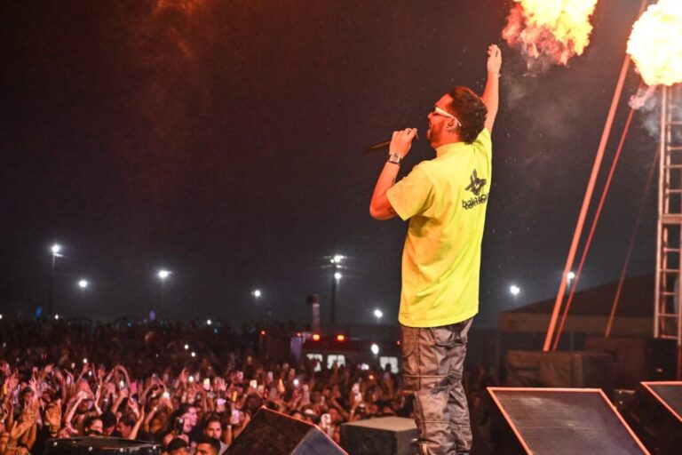 Acreanos lotam show do cantor Henry Freitas no encenrramento da Expoacre