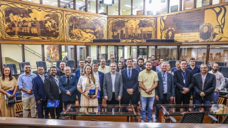 Deputado Pablo Bregense comemora semana dos técnicos industriais em sessão solene