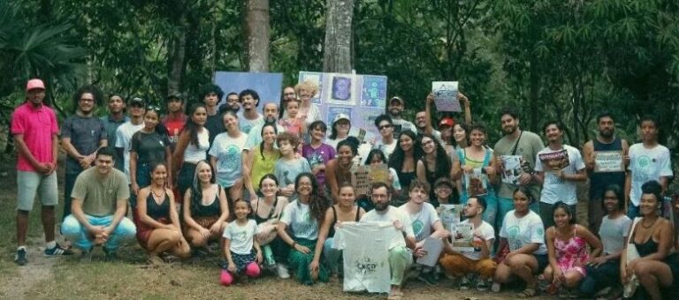 Manifestação contra queimadas em Rio Branco: jovens se mobilizam em ato pela Amazônia