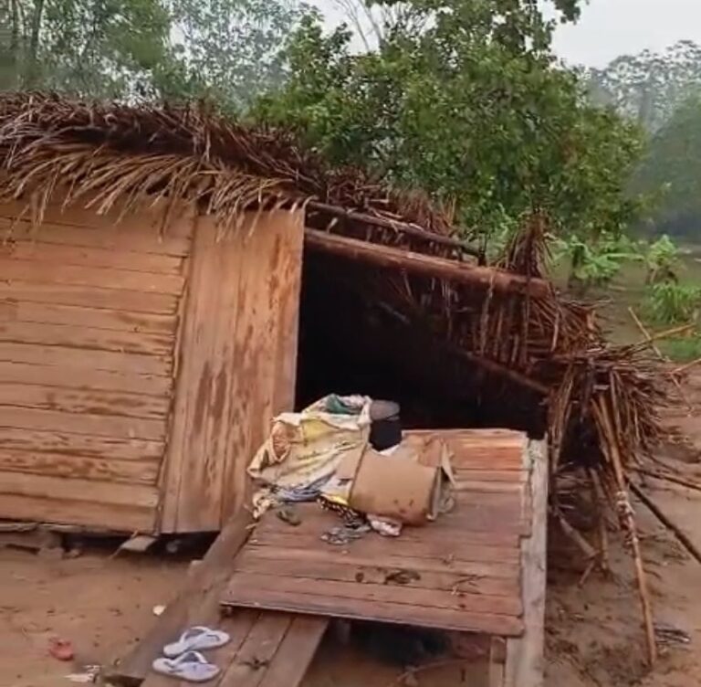 Forte tempestade derruba casas na zona rural de Santa Rosa do Purus