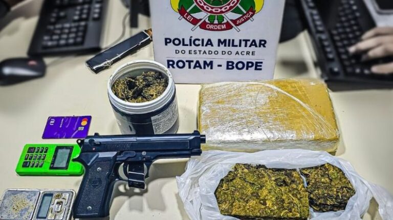 Polícia Militar apreende drogas e simulacro de arma de fogo no bairro Estação Experimental