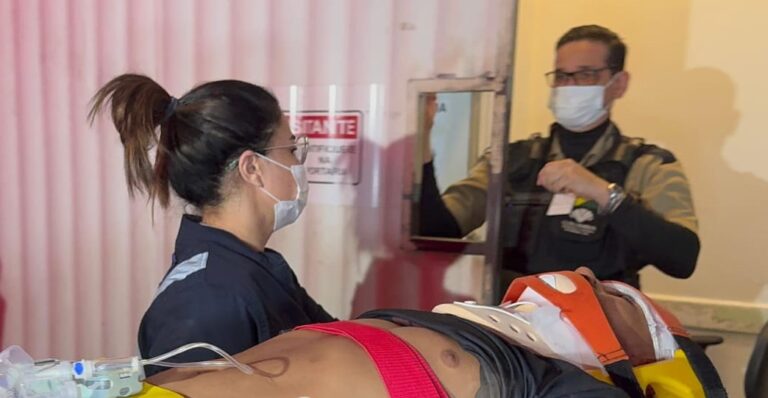 Manobra arriscada de ciclista causa acidente e deixa entregador ferido em Rio Branco