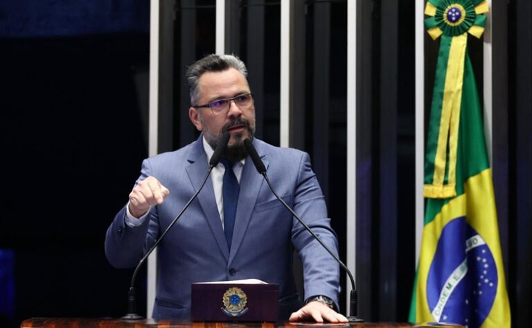 Senador Alan Rick apresenta emendas em defesa de médicos brasileiros formados no exterior