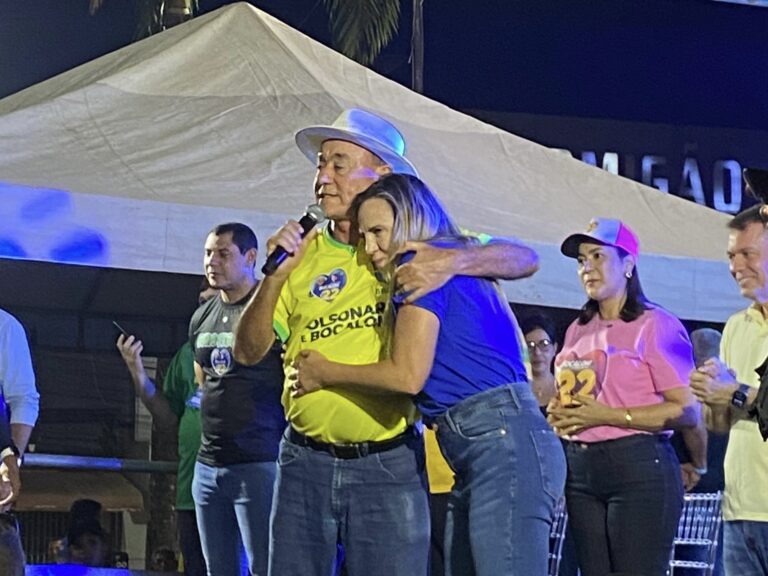 Vice-governadora do DF critica PT e elogia governo Bolsonaro durante comício em Rio Branco