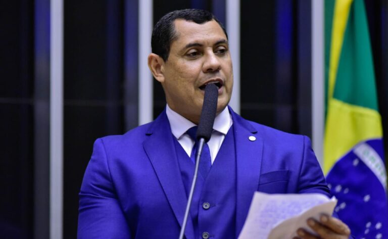Projeto de Ulysses obriga União a pagar indenização a policiais mortos e lesionados no exercício de suas atividades