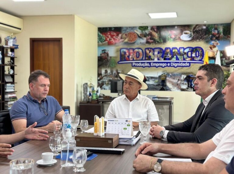 Bocalom se reúne com governo e Acisa para discutir parcerias para as festividades de fim de ano