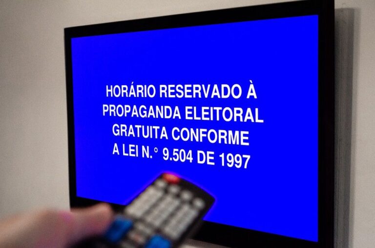 Propaganda eleitoral gratuita no rádio e TV e comícios encerram hoje