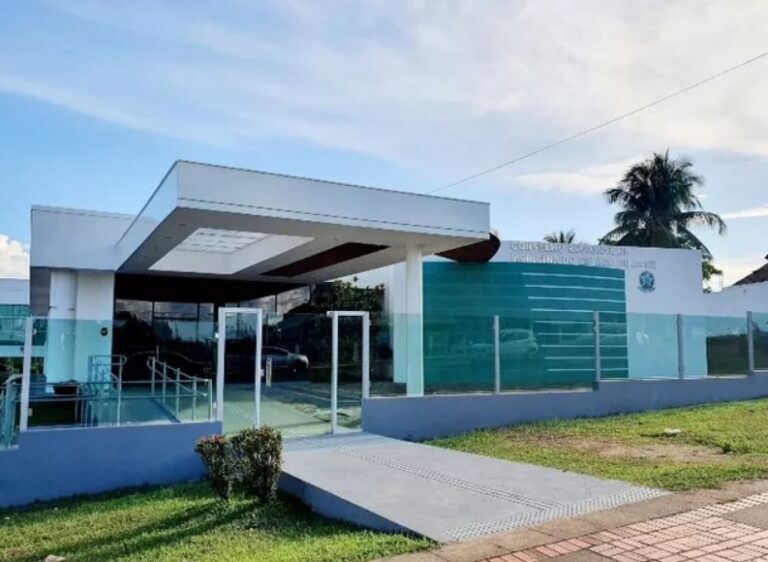 CRM-AC entra com ação contra lei que autoriza enfermeiros a realizar suturas simples