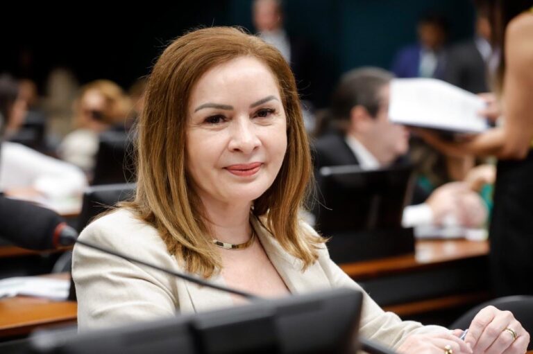 Com emenda da deputada Socorro Neri, revitalização da Rádio Difusora Acreana é entregue em Rio Branco
