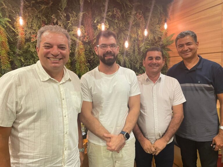 Em Rio Branco, prefeito eleito de Envira, Ivon Rates se reúne com secretário de saúde do Acre