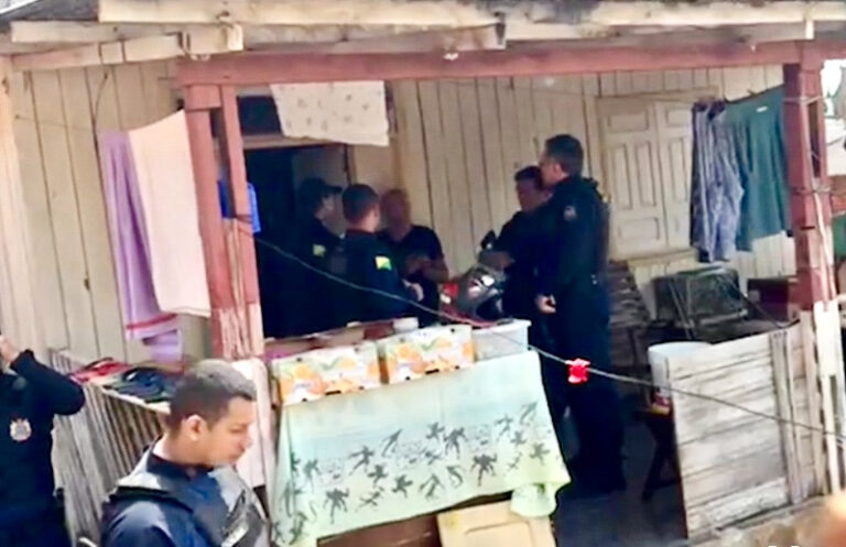 Mulher é assassinada com 3 facadas no Dia de Finados, em Rio Branco