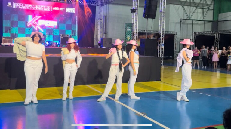 Competição de dança na Feira Geek promove a cultura K-pop no Acre