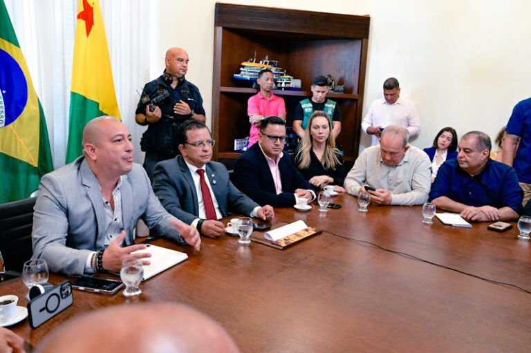 Governador em exercício, Gonzaga recebe empresa peruana que vai operar voos do Peru para o Acre