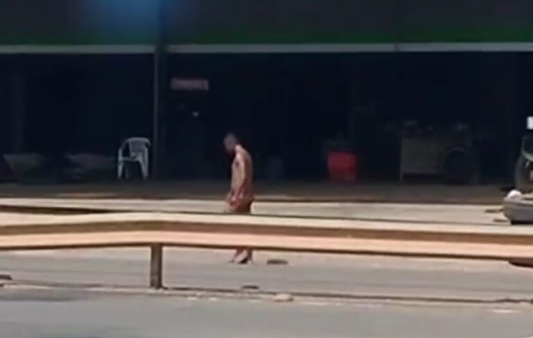 Homem é flagrado caminhando nu próximo à Uninorte em Rio Branco