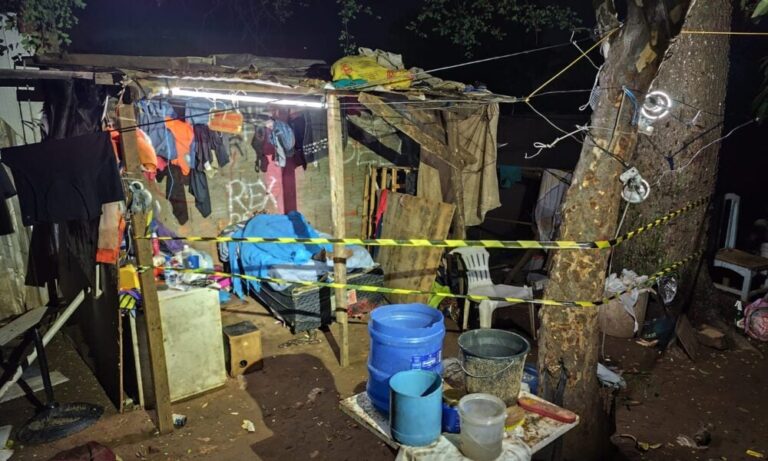 Mulher é encontrada morta em terreno baldio, em Rio Branco; polícia investiga caso