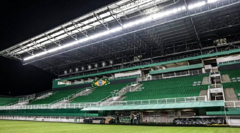 Ingressos esgotados para amistoso entre Flamengo Sub-20 e Santa Cruz na reabertura da Arena da Floresta