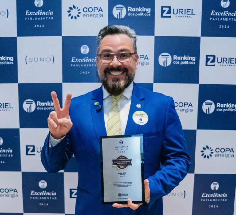 Bicampeão: Alan Rick recebe Prêmio Excelência Parlamentar 2024