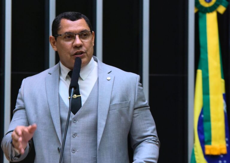 Deputado Coronel Ulysses e bancada militar garantem mais tempo para aprimorar PL 4920/2024 sobre os militares