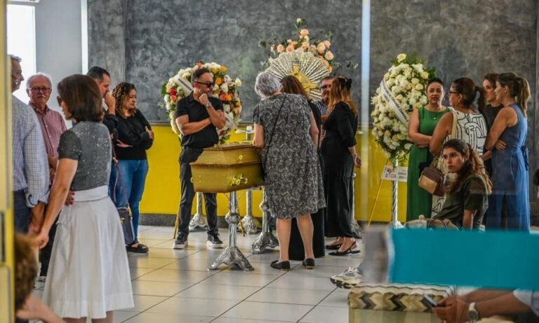 Amigos, familiares e autoridades se despedem do empresário Rodrigo Pires em Rio Branco