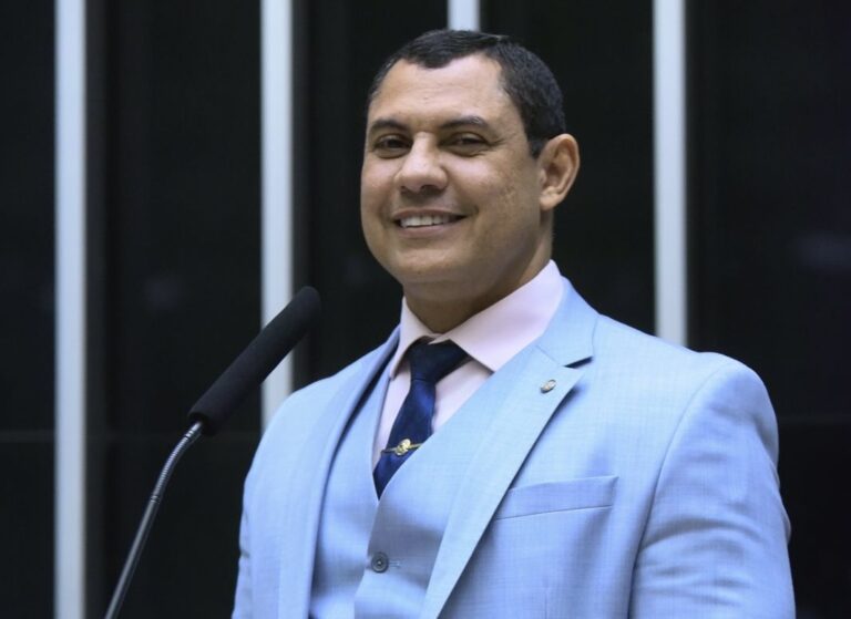 Coronel Ulysses e oposição garantem vitórias importantes contra impostos e taxas do Governo Lula