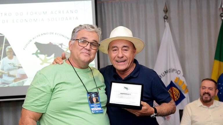 Prefeito de Rio Branco é homenageado durante Fórum dos empreendedores na capital