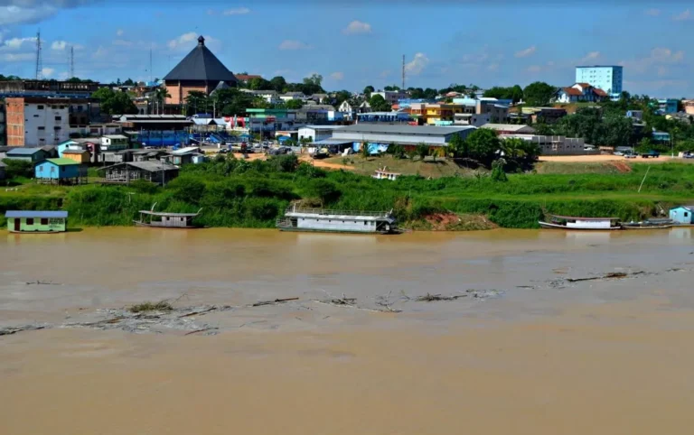 Rio Juruá eleva nível considerável em Cruzeiro do Sul e municípios vizinhos; Defesa Civil monitora situação