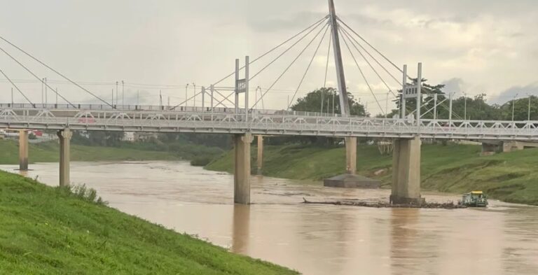 Nível do Rio Acre sobe quase 1 metro em 24 horas após mais de 60 mm de chuva em Rio Branco